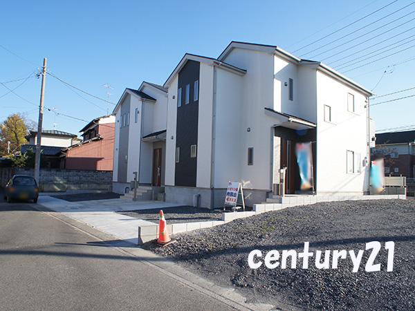 Local photos, including front road. 11 / 29 shooting