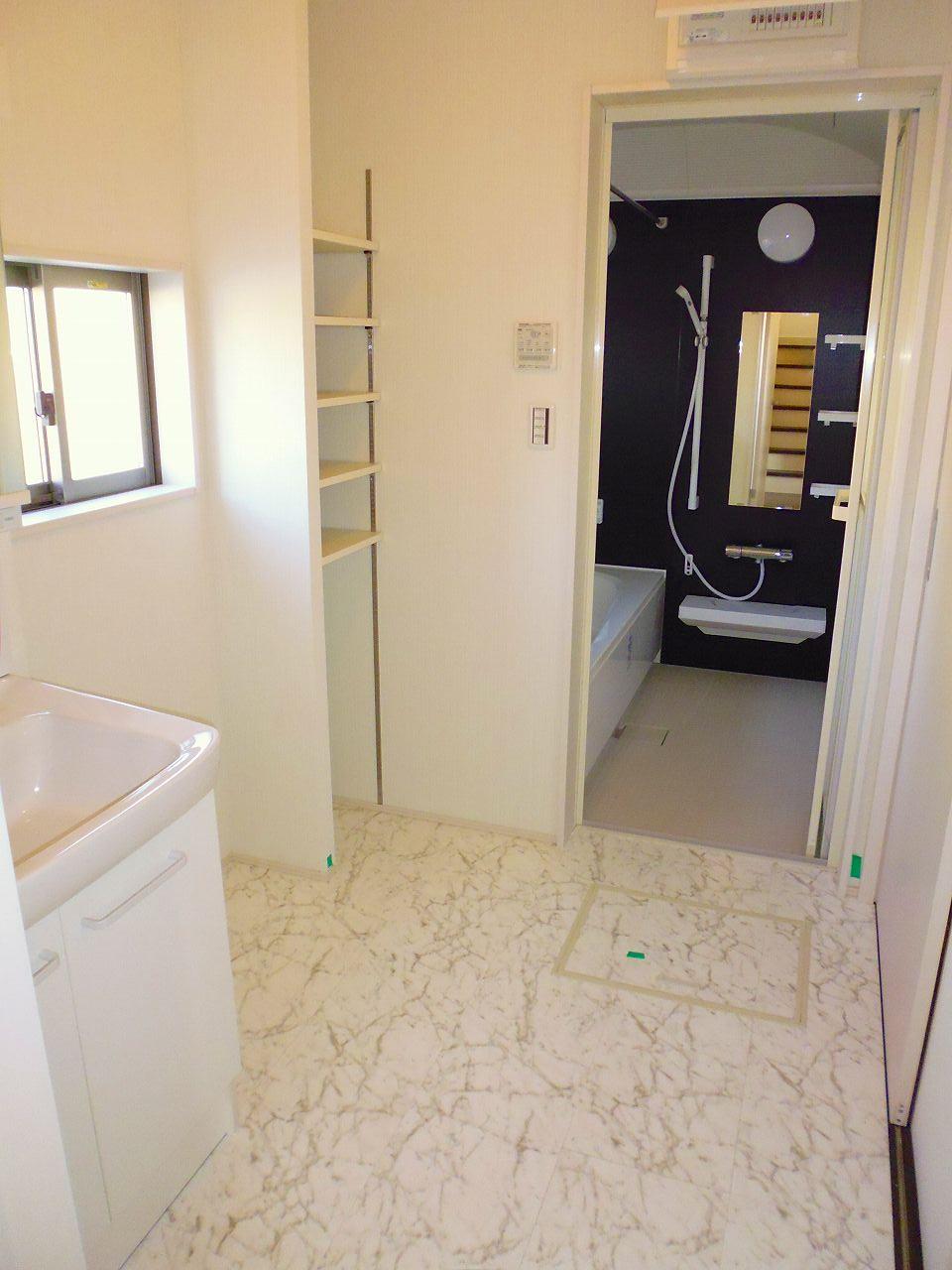 Wash basin, toilet. 6 Building Wash undressing room storage