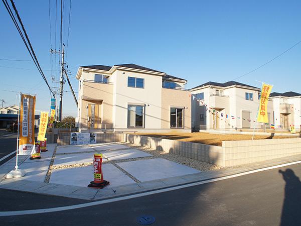 Local photos, including front road. 1 Building