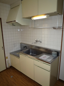 Kitchen. Two-burner gas stove can be installed