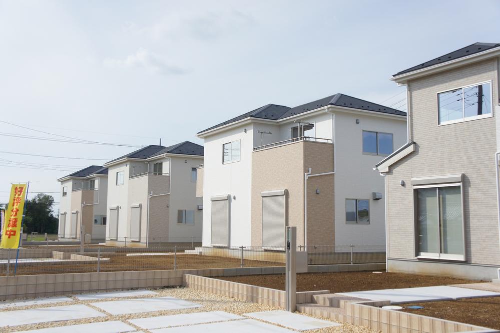 Local appearance photo. Local (10 May 2013) Shooting