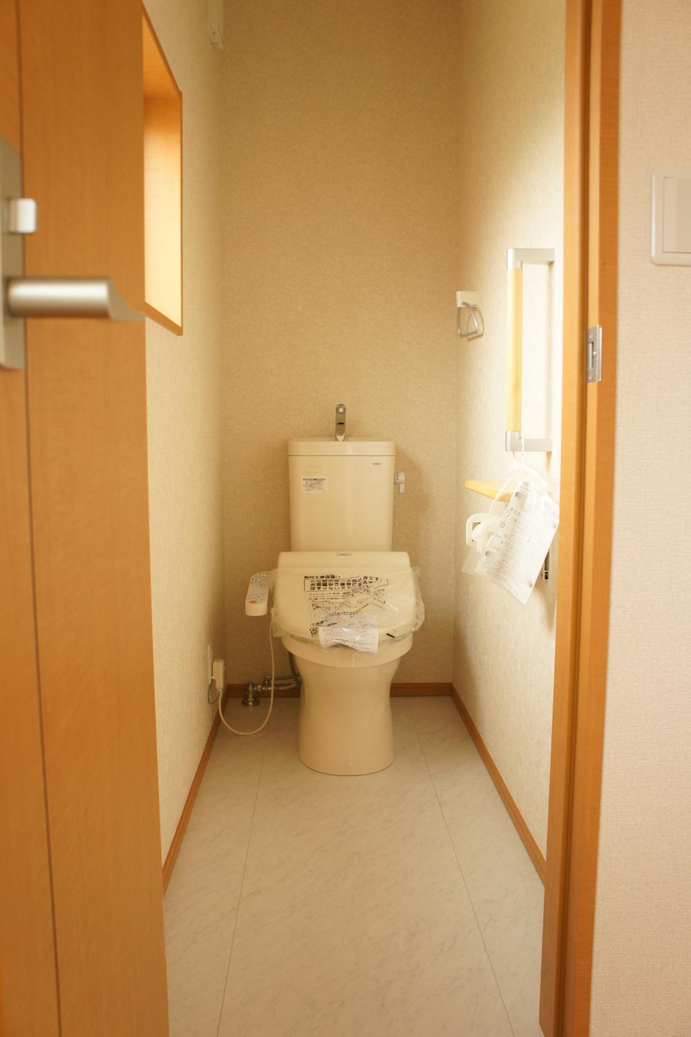 Toilet. Indoor (10 May 2013) Shooting