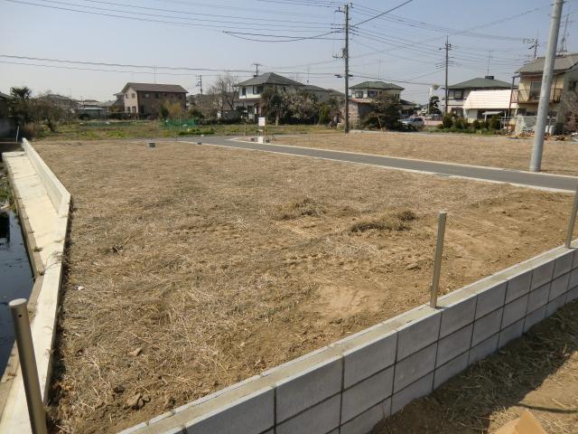 Local land photo. Shooting from the property north (2013 years)