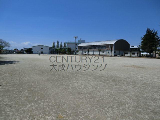 Primary school. 340m to a depth of elementary school