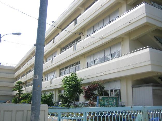 Primary school. 650m until Minami Ina Elementary School