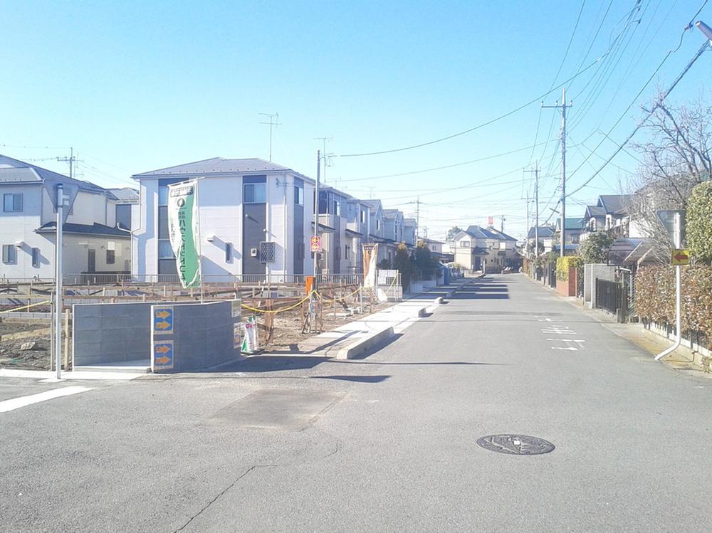 Local photos, including front road. Local (12 May 2013) Shooting