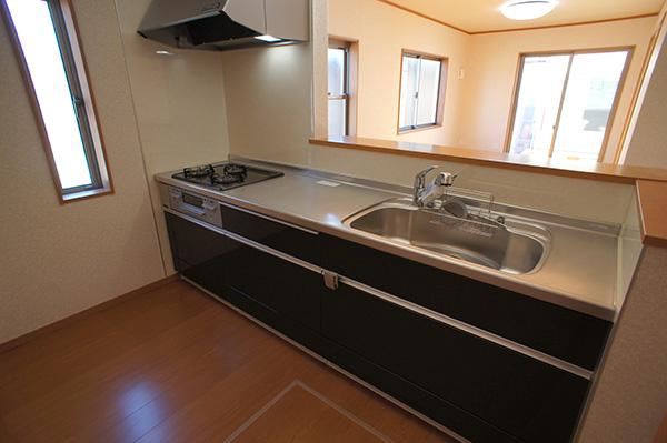 Kitchen. Produce a warm time face-to-face kitchen of your family Indoor (11 May 2013) Shooting