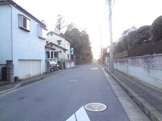 Local photos, including front road. Frontal road