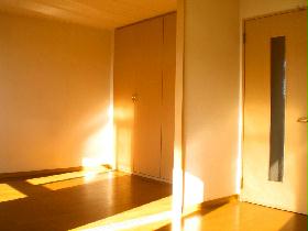 Living and room. Spacious room of 2DK.