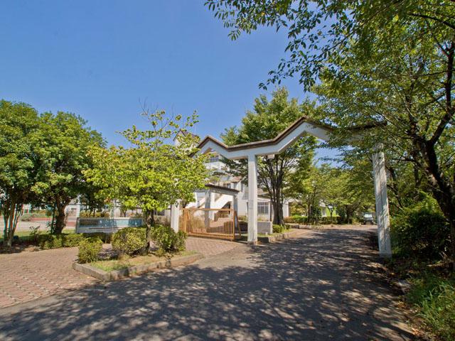 Junior high school. 1100m to the south junior high school