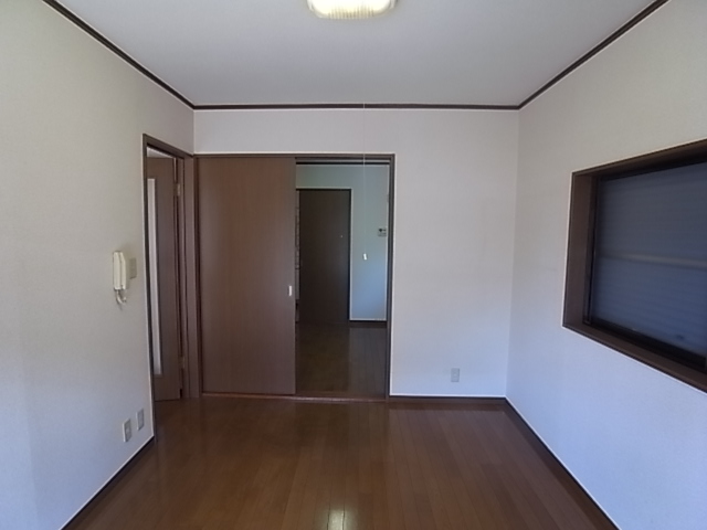 Living and room. Also it comes with intercom.