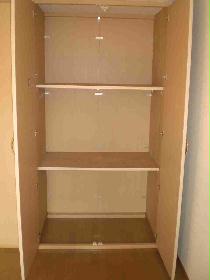 Receipt. Available storage space of large capacity.