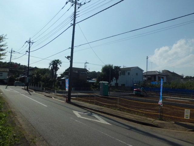 Local photos, including front road. In about 9m public roads, Happy to parking