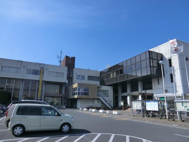 Government office. 900m to Ina Town Hall