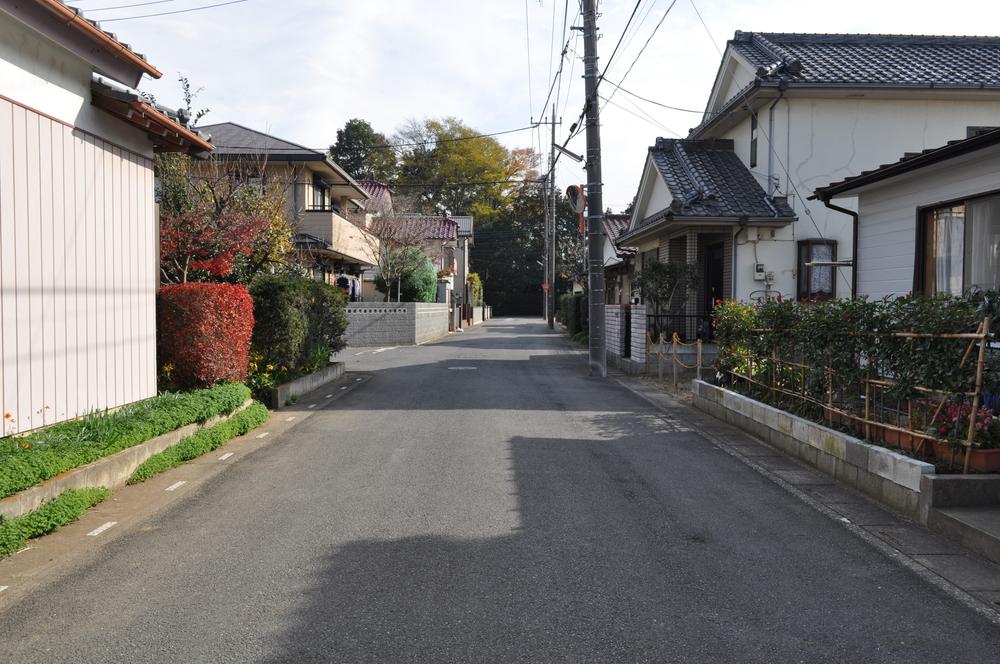Local photos, including front road. A quiet residential area in the. Local (11 May 2013) Shooting
