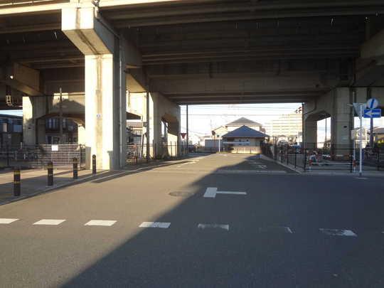 Local photos, including front road. Frontal road