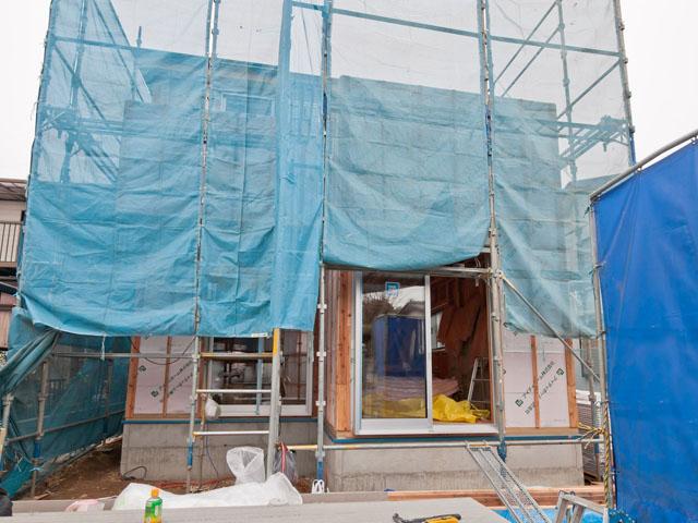 Local appearance photo. ■ Hanuki Station 4 minutes! ■ I'm glad 1F shutters with shutter! ■ P2 units (by car) ■ Popular face-to-face kitchen 15 quires more!