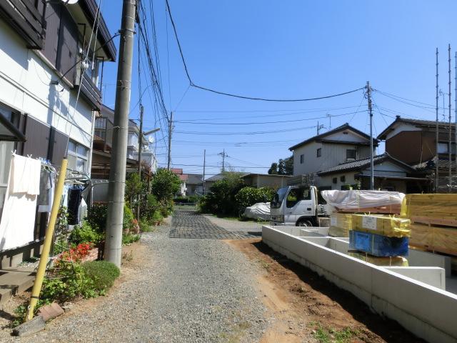 Local photos, including front road. Local (September 2013) Shooting