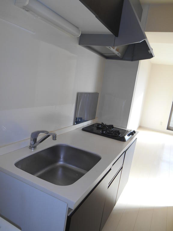 Kitchen. 2-neck with gas stove