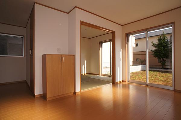 Living. Indoor (11 May 2013) Shooting C Building