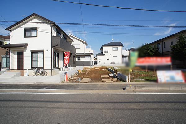 Local photos, including front road. Local (11 May 2013) Shooting