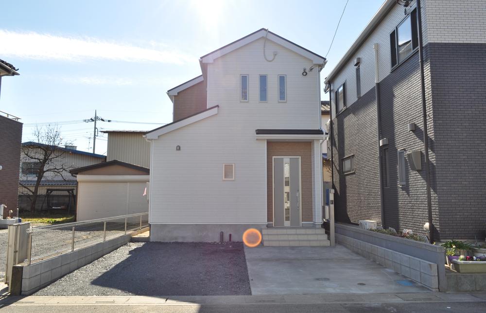 Local appearance photo. Local (11 May 2013) Shooting