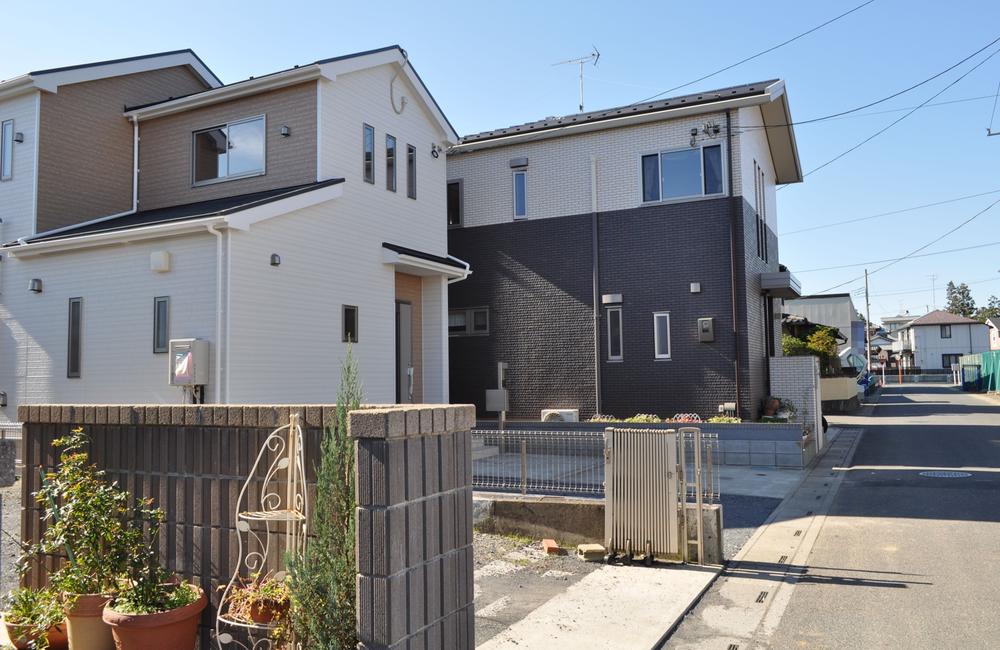 Local photos, including front road. Local (11 May 2013) Shooting