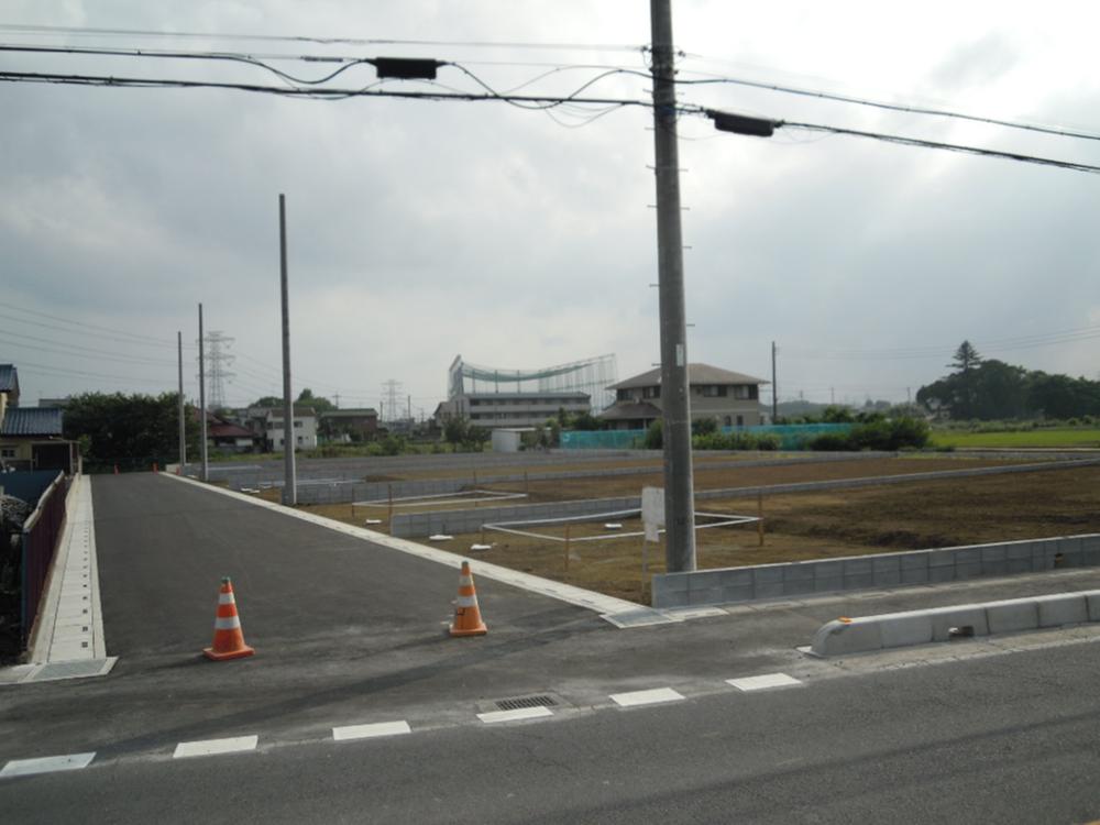 Local photos, including front road. Local (June 2013) Shooting