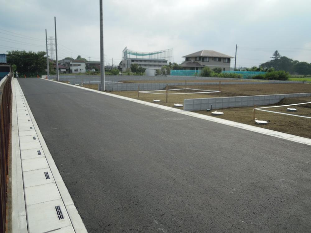 Local photos, including front road. Local (June 2013) Shooting