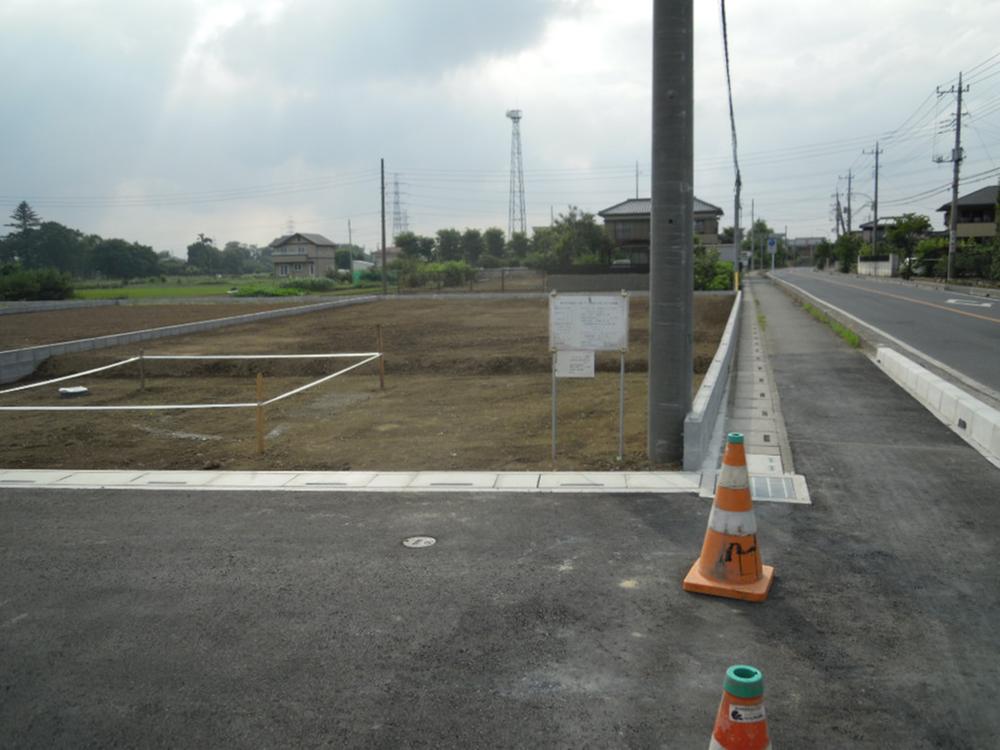 Local photos, including front road. Local (June 2013) Shooting