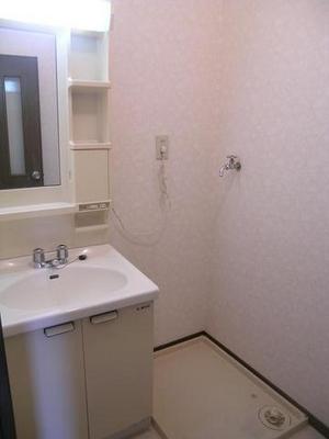 Washroom.  ☆ Vanity is an independent glad to women ☆