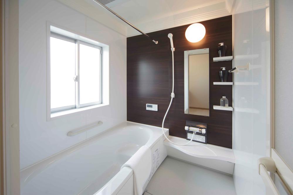 Same specifications photo (bathroom). Same manufacturer construction cases