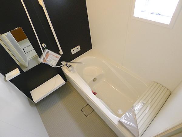 Bathroom. Building 2