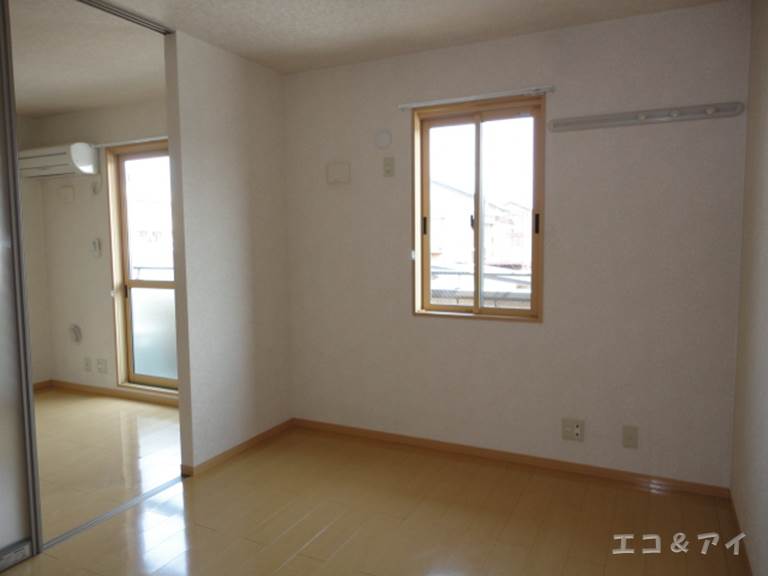 Other room space. Western-style 6 Pledge