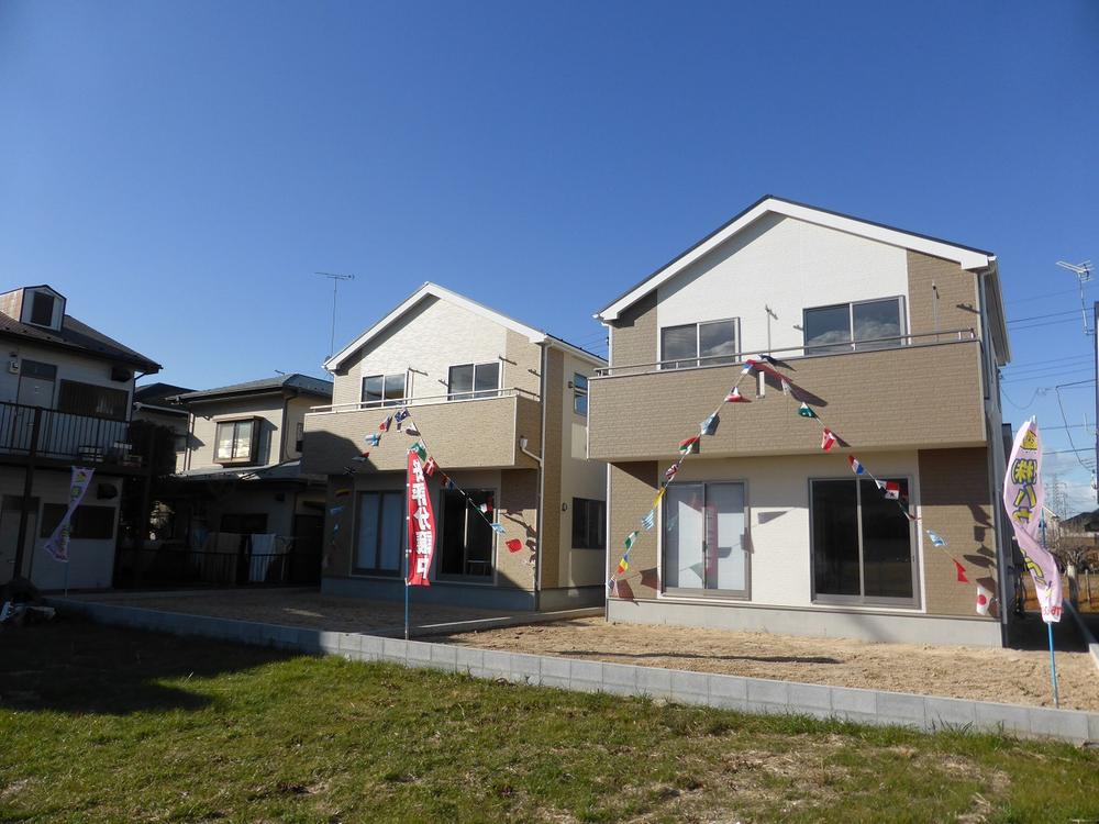 Rendering (appearance). Example of construction.