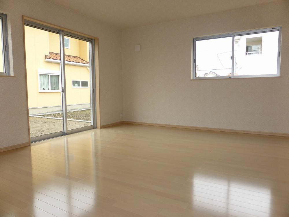 Same specifications photos (living). Example of construction. 