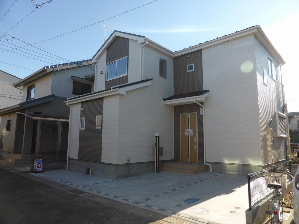 Rendering (appearance). Example of construction. 