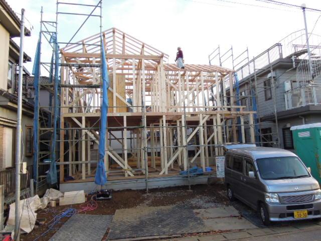 Local photos, including front road. Building construction work in progress! ! It has decided completion of framework!  Local (11 May 2013) Shooting