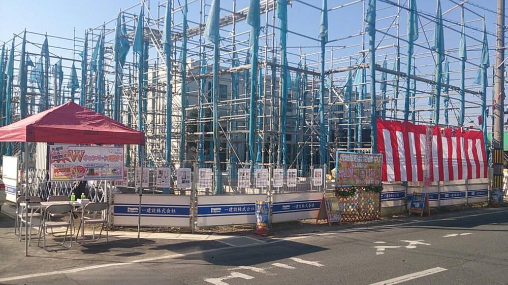 Local appearance photo. Local (11 May 2013) Shooting