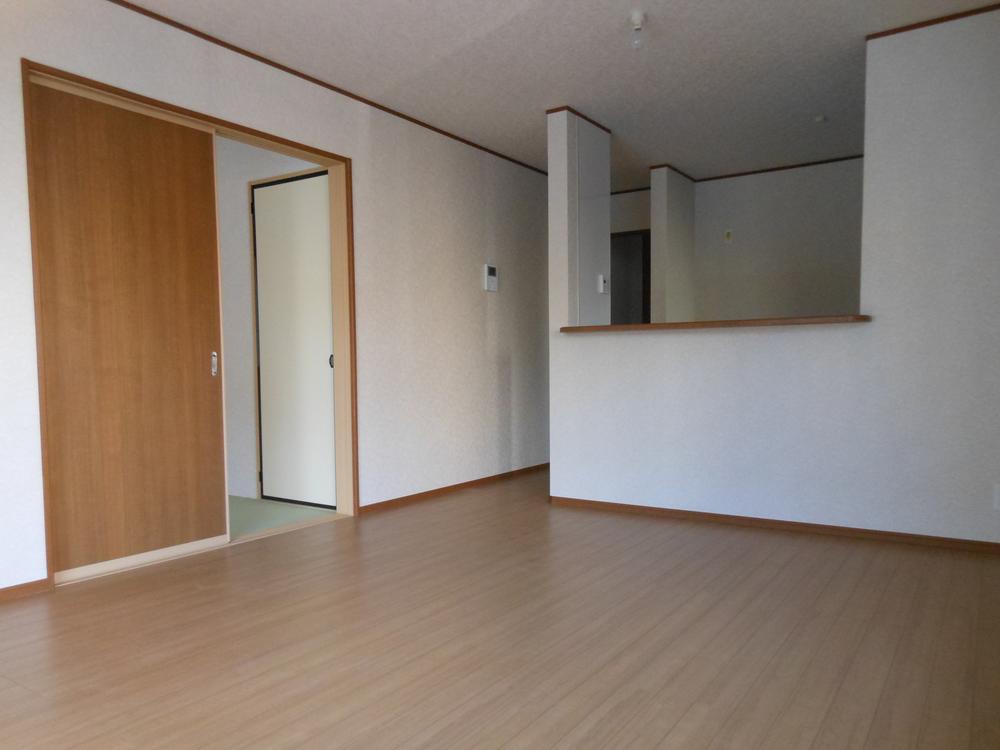 Same specifications photos (living). Same specifications Photos