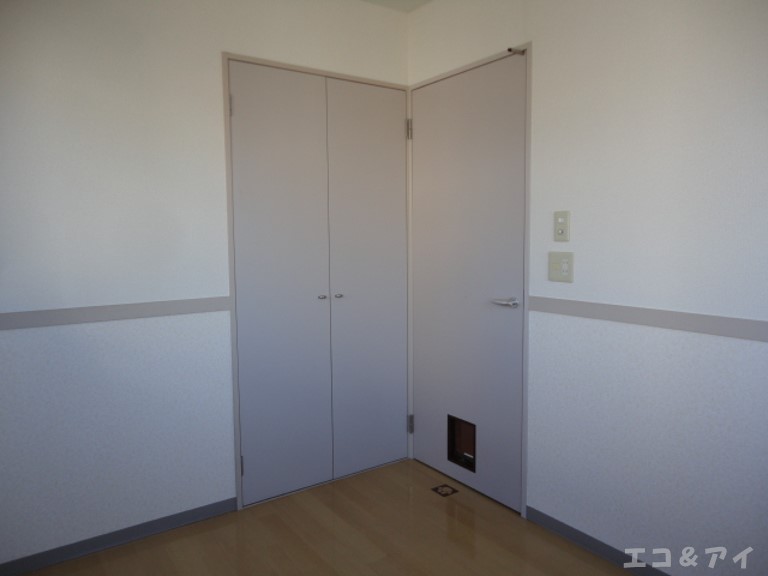 Other room space. Storage of Western-style 4.5 Pledge