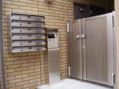 Entrance.  ◆ auto lock ◆