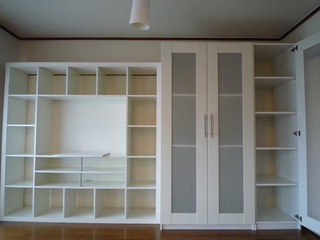 Receipt. Living room of the storage shelf