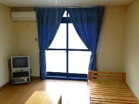 Living and room. Day good rooms