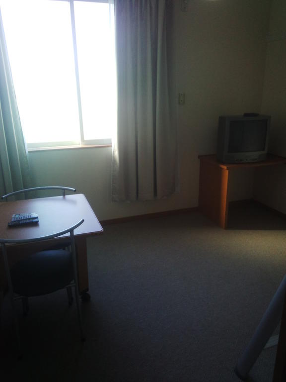 Living and room. 2F is the carpet. 