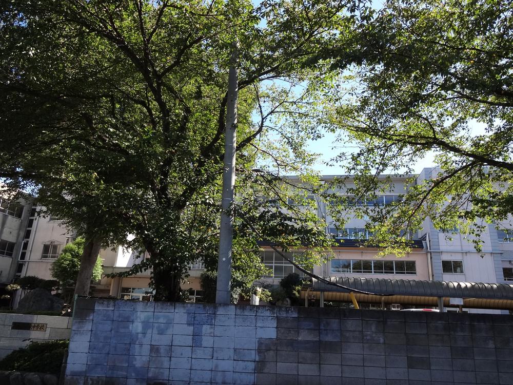 Primary school. Kitamoto 1544m until the Municipal Nakamaru East Elementary School