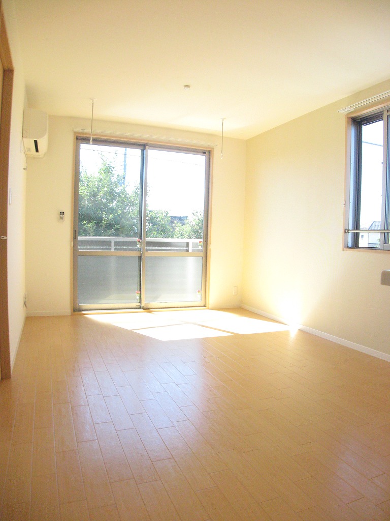 Living and room. It is the LDK with a single air conditioning