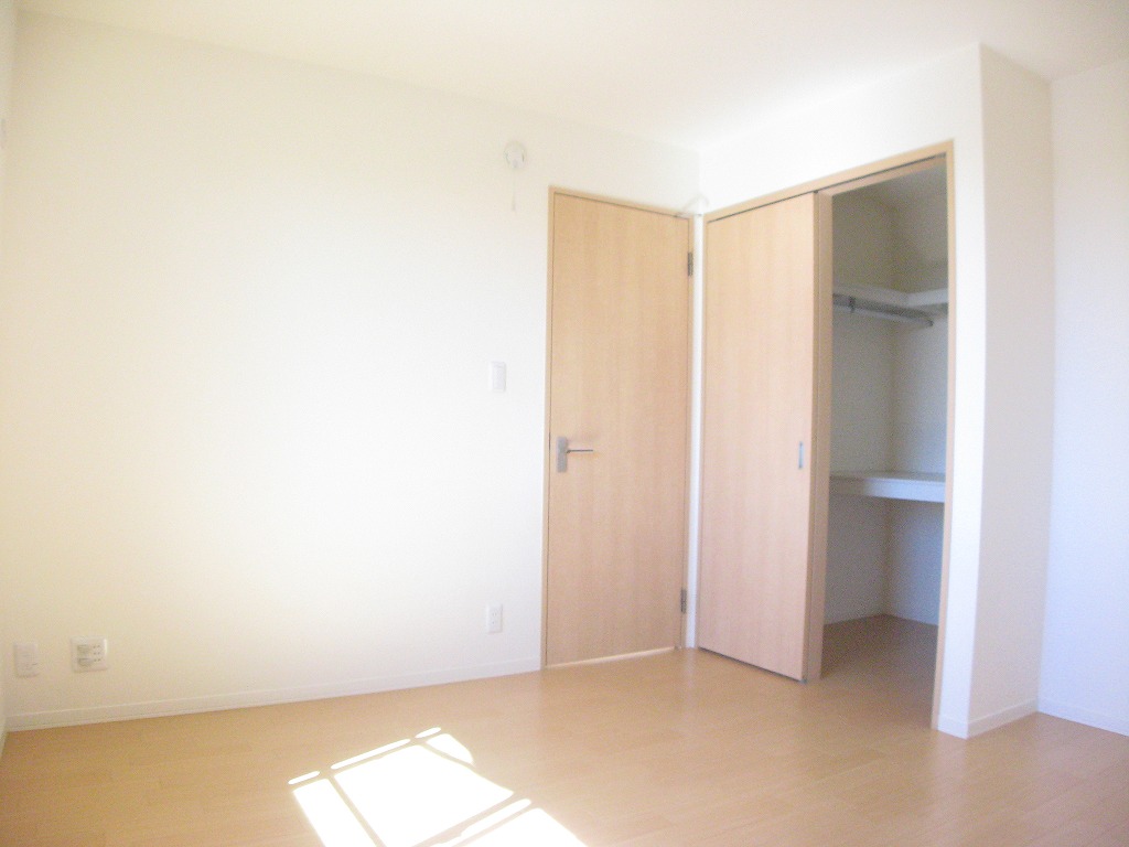 Other room space. It is south Western-style with WIC