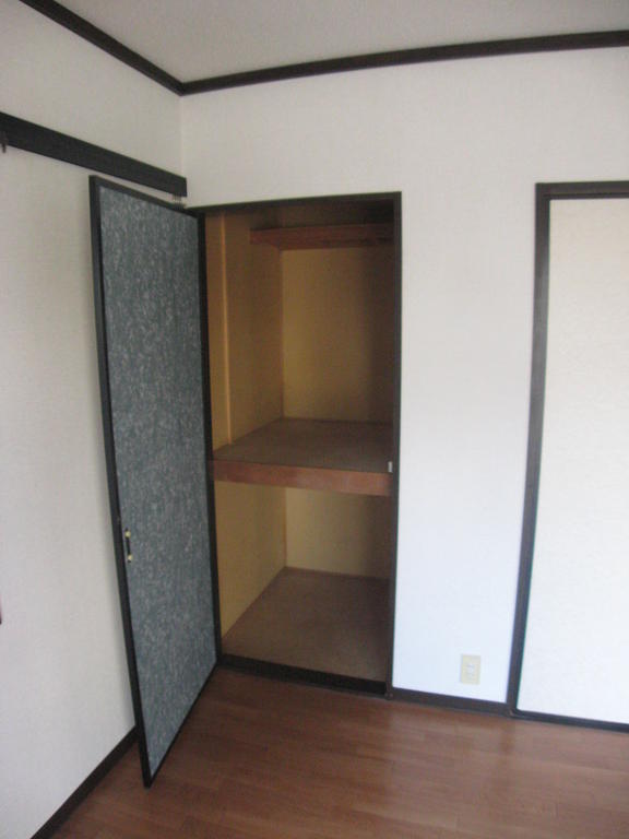 Receipt. There are also housed in 6 Pledge of Western-style