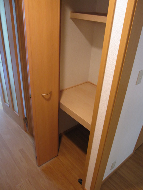 Receipt. Another room reference photograph